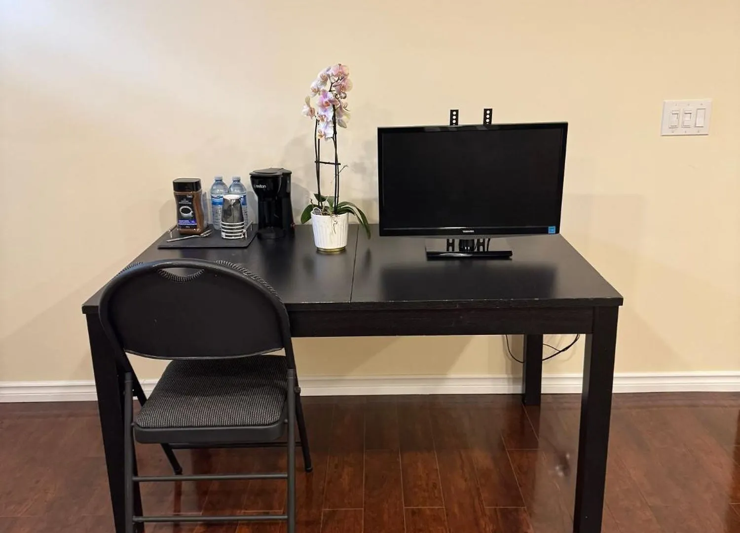 Apartment Home Away From Home Calgary